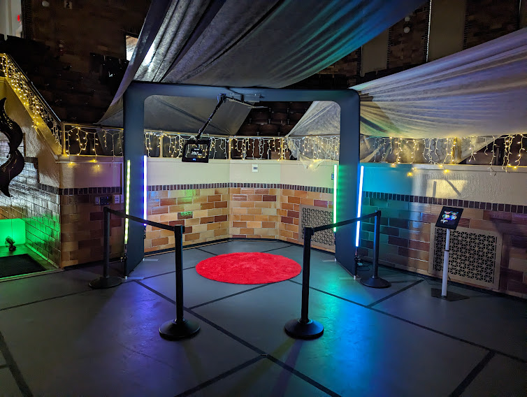 The Overhead Sky 360 Booth rig with camera